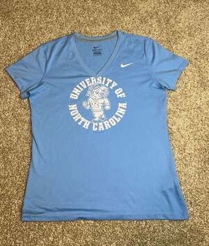 Nike University of North Carolina Tar Heels Dri-FIT V-Neck T-Shirt Size Large